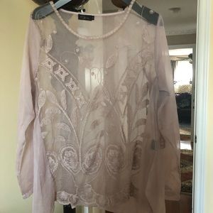 Delicate and ultra feminine blouse 🌷🌷🌷💕